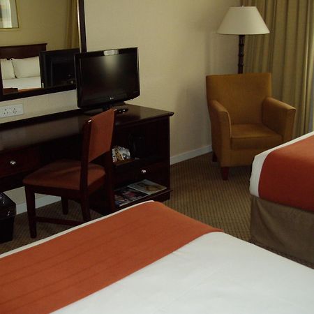 Garden Court Or Tambo International Airport Hotel Kempton Park Exterior photo
