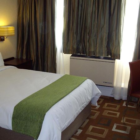 Garden Court Or Tambo International Airport Hotel Kempton Park Exterior photo
