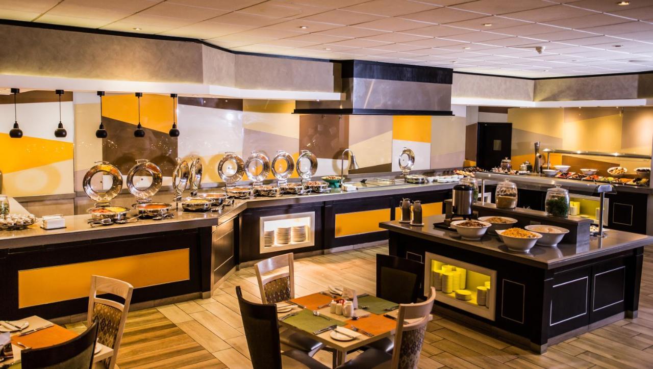 Garden Court Or Tambo International Airport Hotel Kempton Park Exterior photo