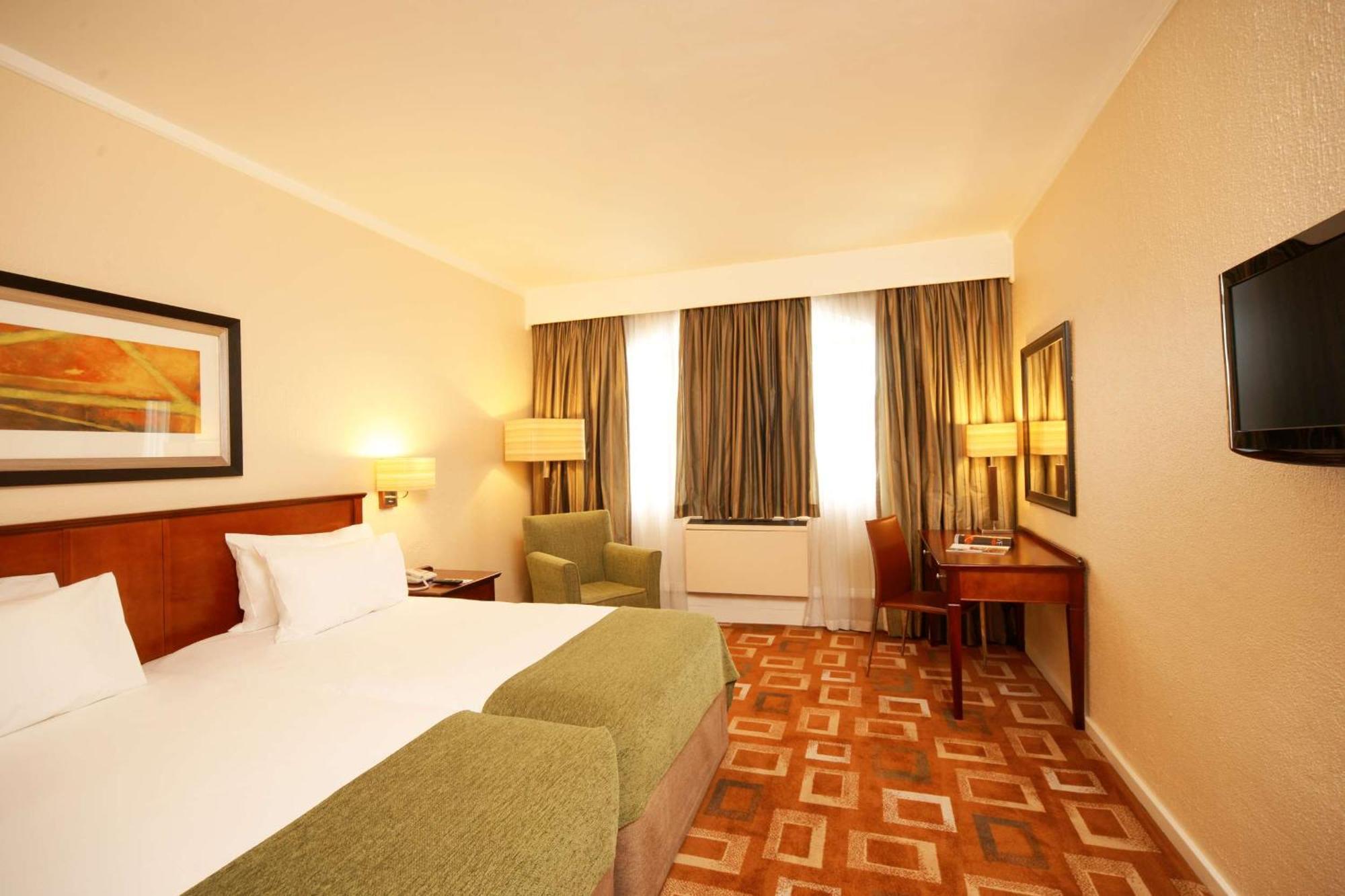 Garden Court Or Tambo International Airport Hotel Kempton Park Exterior photo