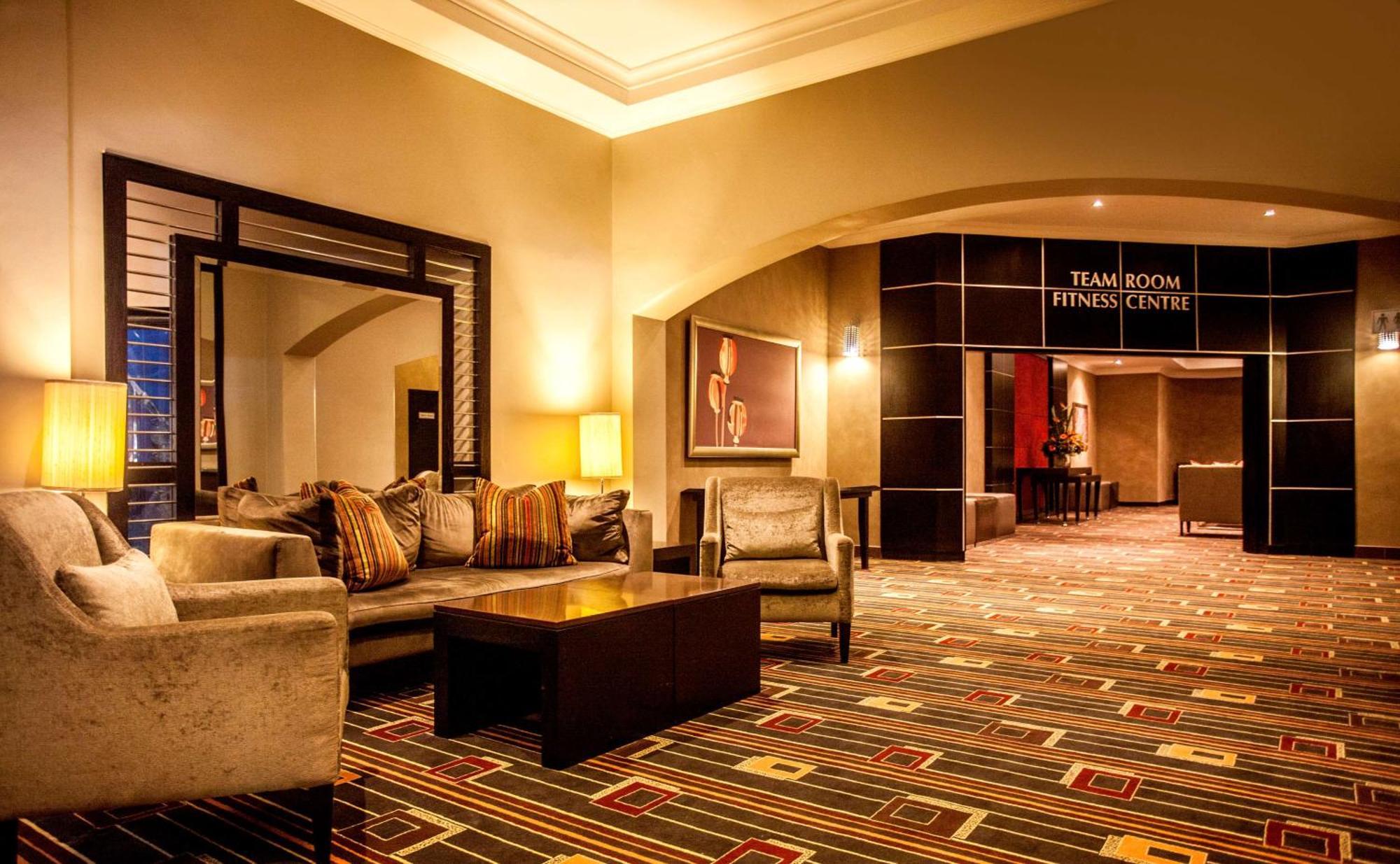 Garden Court Or Tambo International Airport Hotel Kempton Park Exterior photo
