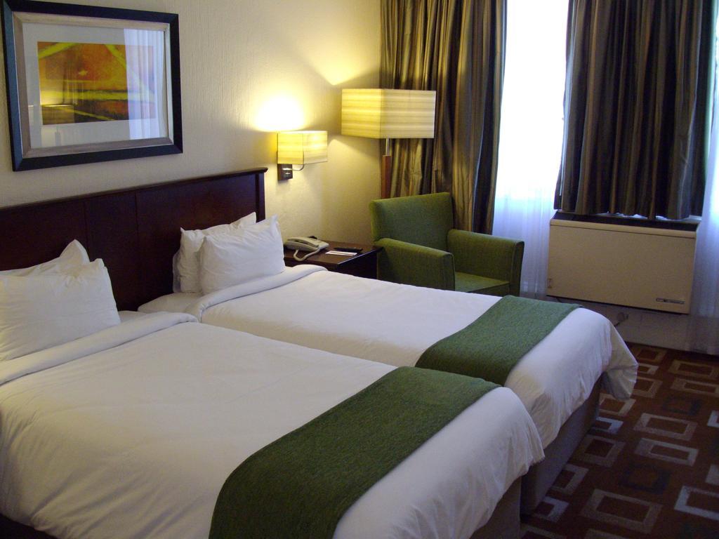 Garden Court Or Tambo International Airport Hotel Kempton Park Exterior photo