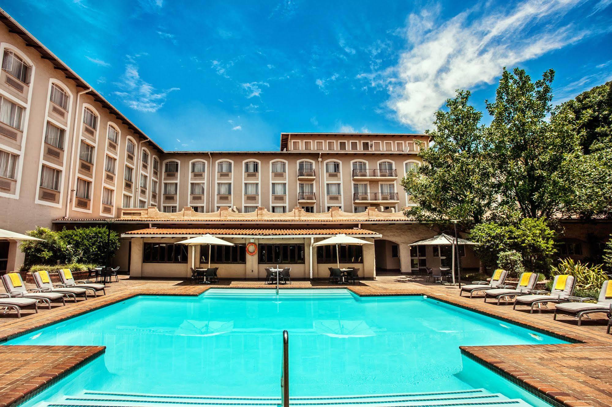 Garden Court Or Tambo International Airport Hotel Kempton Park Exterior photo