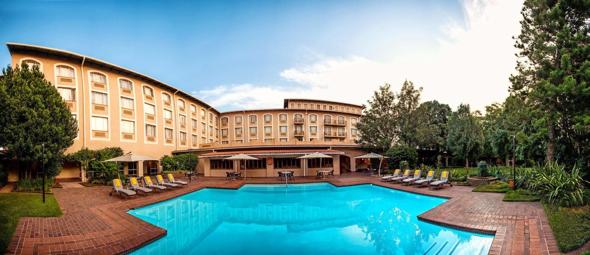 Garden Court Or Tambo International Airport Hotel Kempton Park Exterior photo